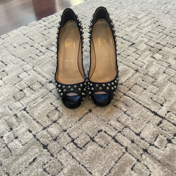 Christian Louboutin Rockstud heels - Picture 2 of 5